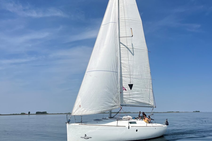Aquavitesse First 260 op de Oosterschelde.jpg